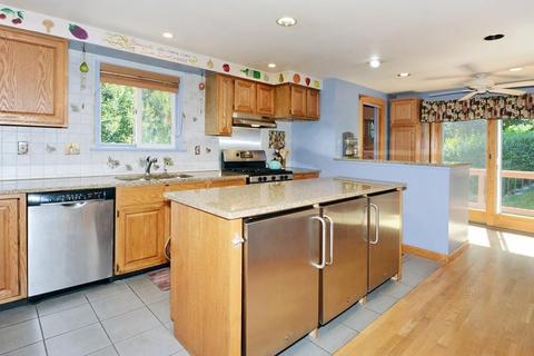 6 Overlook Dr, Danvers, MA 01923 photo 4