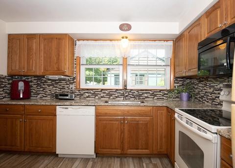 26 Trinity Ave, Worcester, MA 01605 photo 3