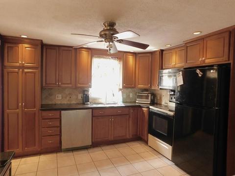 129 Brewster St, Springfield, MA 01119 photo 5