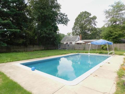 129 Brewster St, Springfield, MA 01119 photo 3