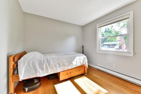 129 Hanson Dr, Springfield, MA 01128 photo 14