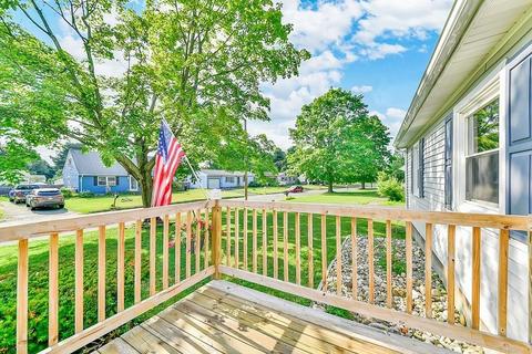 129 Hanson Dr, Springfield, MA 01128 photo 37