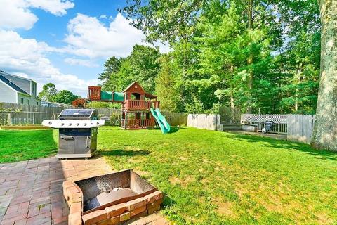 129 Hanson Dr, Springfield, MA 01128 photo 29