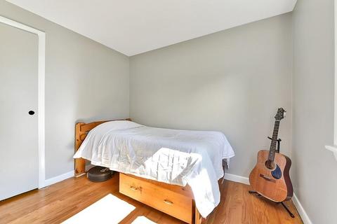 129 Hanson Dr, Springfield, MA 01128 photo 15