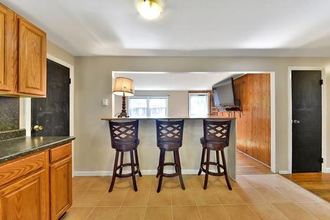 129 Hanson Dr, Springfield, MA 01128 photo 6