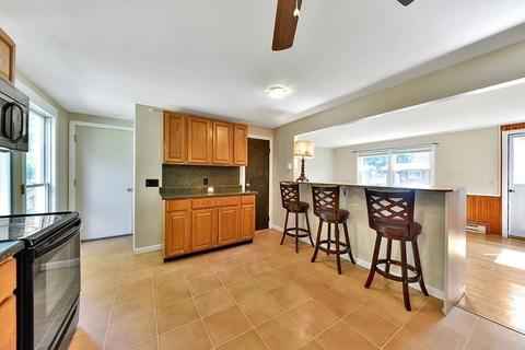 129 Hanson Dr, Springfield, MA 01128 photo 9