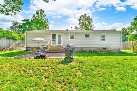 129 Hanson Dr, Springfield, MA 01128 photo 33