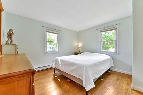 129 Hanson Dr, Springfield, MA 01128 photo 16