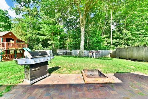 129 Hanson Dr, Springfield, MA 01128 photo 28