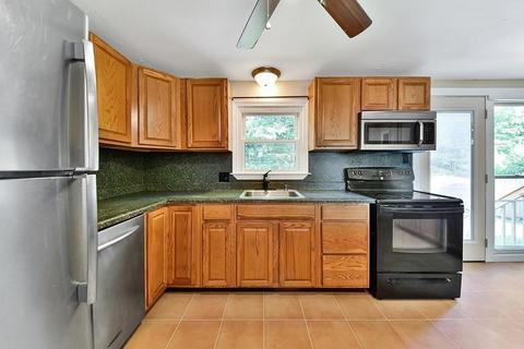 129 Hanson Dr, Springfield, MA 01128 photo 7