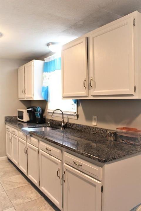 108 Cherokee Dr, Springfield, MA 01109 photo 23