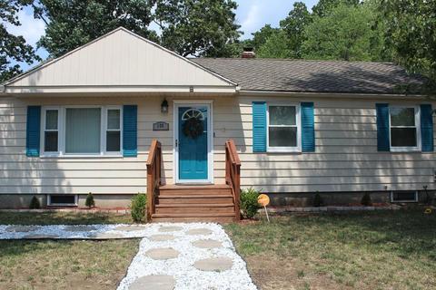 108 Cherokee Dr, Springfield, MA 01109 photo 2