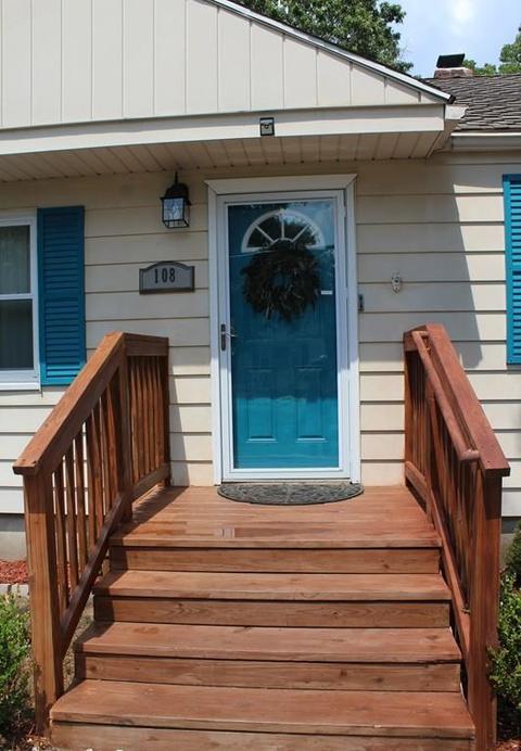 108 Cherokee Dr, Springfield, MA 01109 photo 3