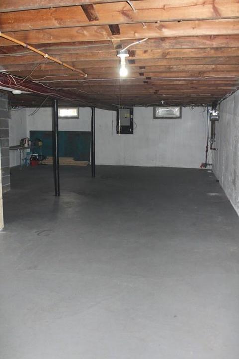 108 Cherokee Dr, Springfield, MA 01109 photo 28