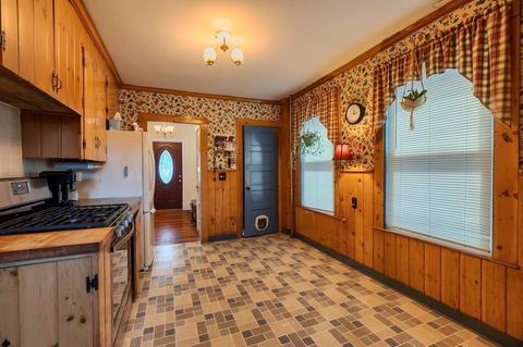 7 Danforth Ave, Saugus, MA 01906 photo 13
