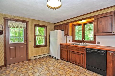 28 Colonial Rd, Sutton, MA 01590 photo 17