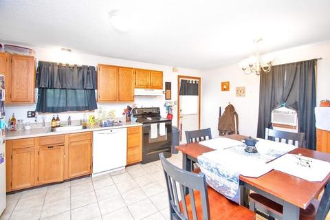 129 Darling St, Springfield, MA 01151 photo 4