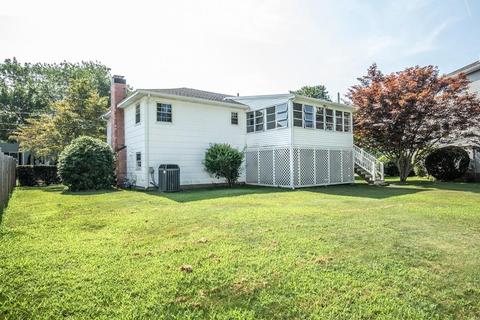 45 Track Rd, Reading, MA 01867 photo 2
