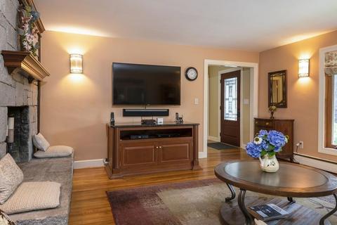15 Plain St, Walpole, MA 02081 photo 4