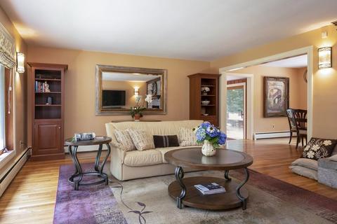 15 Plain St, Walpole, MA 02081 photo 3