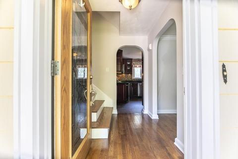 202 Centre St, Danvers, MA 01923 photo 2