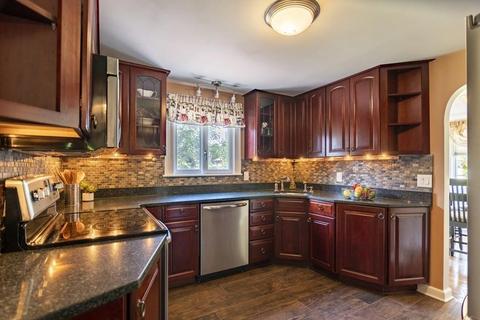 202 Centre St, Danvers, MA 01923 photo 5