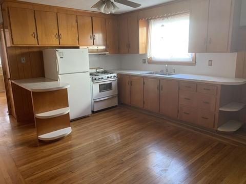 657 Birch St, Fall River, MA 02724 photo 3