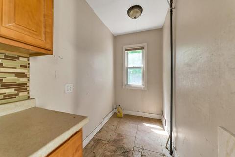 138 Yale St, Springfield, MA 01109 photo 14