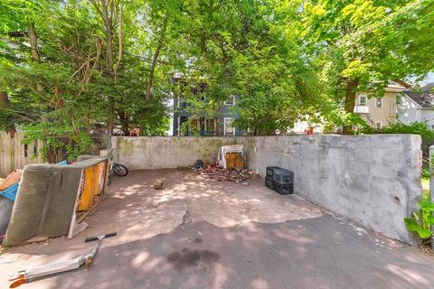 138 Yale St, Springfield, MA 01109 photo 8