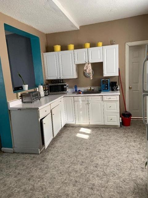 39 Windsor St, Springfield, MA 01105 photo 8