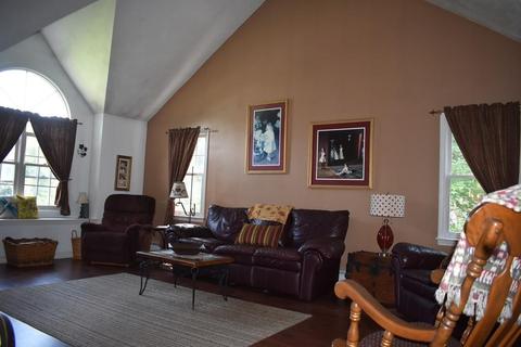 15 Wildflower Dr, Sutton, MA 01590 photo 4