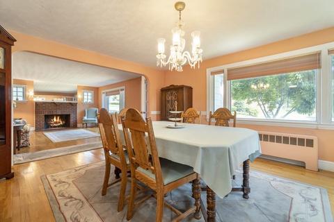 28 Maple St, Stoneham, MA 02180 photo 6