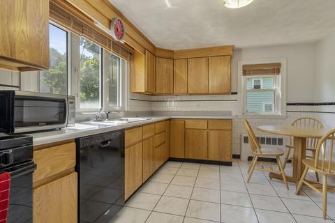 28 Maple St, Stoneham, MA 02180 photo 7