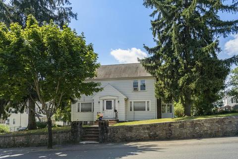 28 Maple St, Stoneham, MA 02180 photo 1