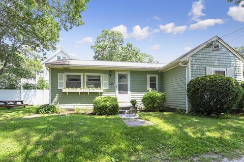 17 Childs Rd, Mashpee, MA 02649 photo 2