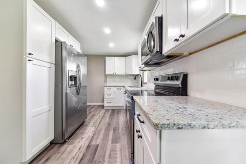 86 Mccarthy Ave, Chicopee, MA 01020 photo 5