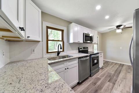 86 Mccarthy Ave, Chicopee, MA 01020 photo 4
