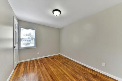 86 Mccarthy Ave, Chicopee, MA 01020 photo 10