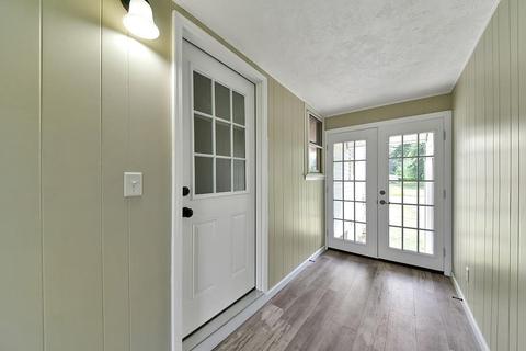 86 Mccarthy Ave, Chicopee, MA 01020 photo 8