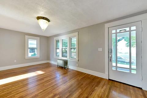 8 Redlands St, Springfield, MA 01104 photo 12