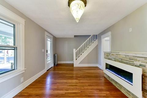 8 Redlands St, Springfield, MA 01104 photo 14