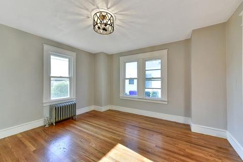 8 Redlands St, Springfield, MA 01104 photo 18