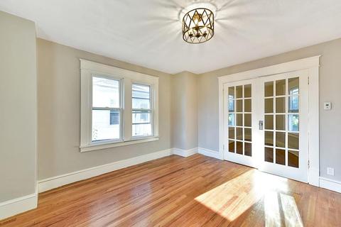 8 Redlands St, Springfield, MA 01104 photo 17