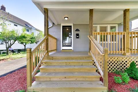 8 Redlands St, Springfield, MA 01104 photo 5