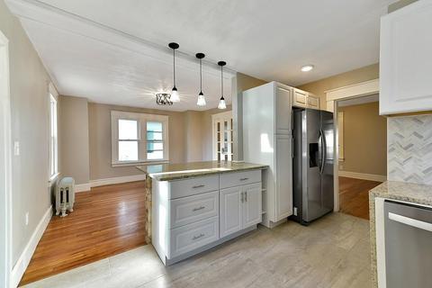 8 Redlands St, Springfield, MA 01104 photo 22