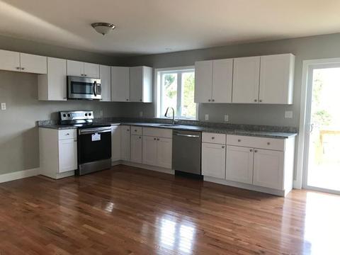 74 York St, Fall River, MA 02721 photo 5