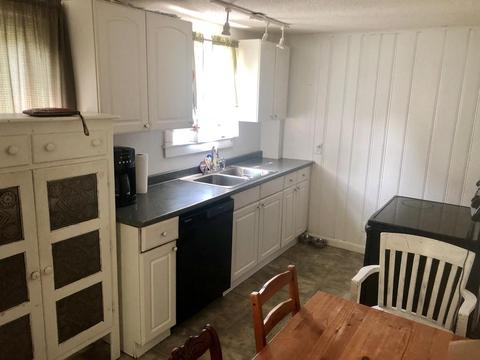 2 Mutter St, Easthampton, MA 01027 photo 5