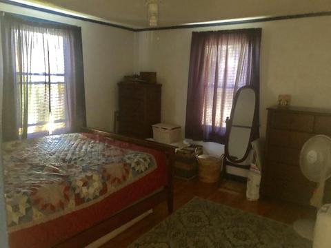 2 Mutter St, Easthampton, MA 01027 photo 9