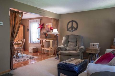 11 Anna Cir, Derry, NH 03038 photo 5