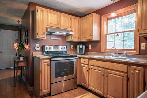 11 Anna Cir, Derry, NH 03038 photo 13